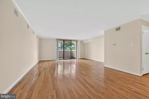 1101 S Arlington Ridge Rd #504, Arlington, VA 22202