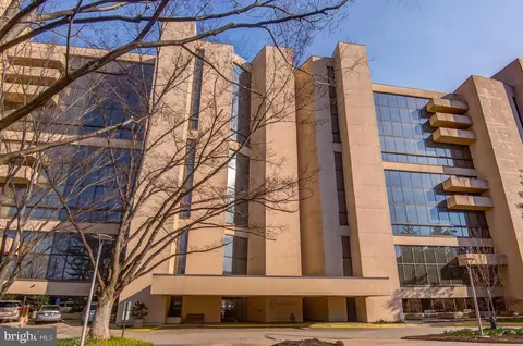 1101 S Arlington Ridge Rd #106, Arlington, VA 22202