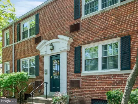 206 N Trenton St #206-2, Arlington, VA 22203