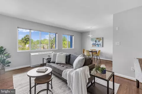 3701 5th St S #306, Arlington, VA 22204