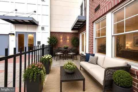 1418 N Rhodes St #B120, Arlington, VA 22209