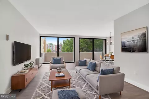 4141 N Henderson Rd #107, Arlington, VA 22203