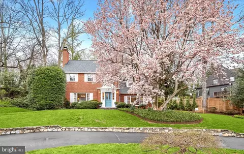 4449 38th St N, Arlington, VA 22207