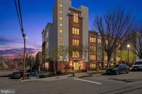 1511 N Rolfe St #A303, Arlington, VA 22209