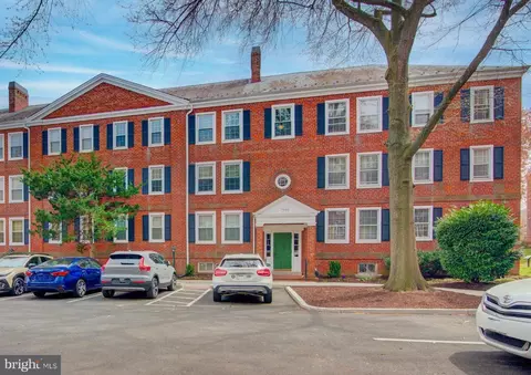 3050 S Buchanan St #A2, Arlington, VA 22206