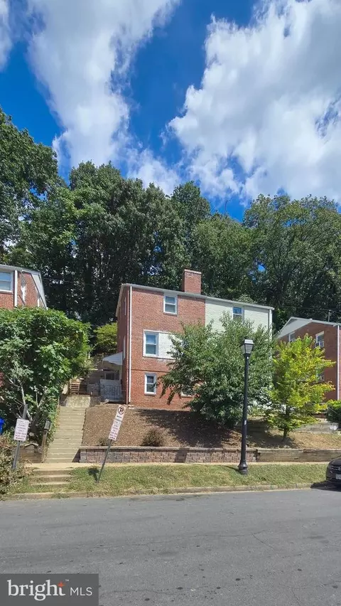 3723 Kemper Rd, Arlington, VA 22206