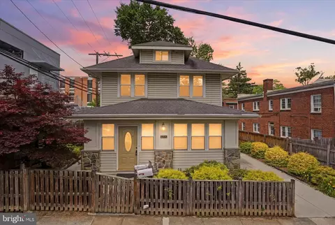 2206 S Grant St S, Arlington, VA 22202
