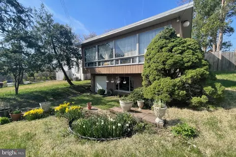 8 N Garfield St, Arlington, VA 22201