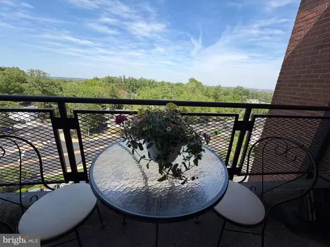 4390 Lorcom Ln #805, Arlington, VA 22207