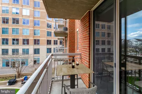 3830 9th St N #405W, Arlington, VA 22203