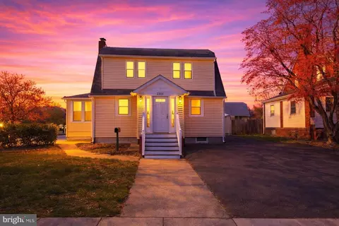 2320 S Eads St, Arlington, VA 22202