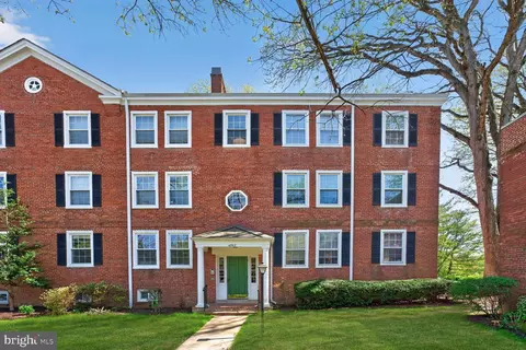 4862 28th St S #C2, Arlington, VA 22206
