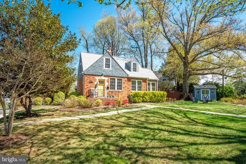 5943 Washington Blvd, Arlington, VA 22205