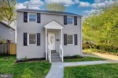 1055 S Edison St, Arlington, VA 22204