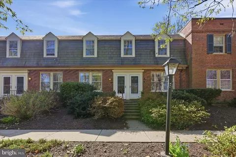 1501 S Edgewood St #572, Arlington, VA 22204
