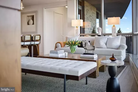 2001 15th St N #1204, Arlington, VA 22201