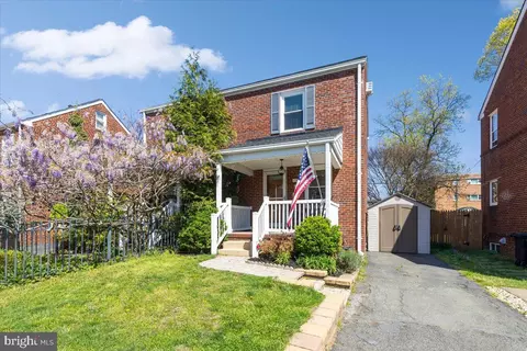 411 S Veitch St, Arlington, VA 22204