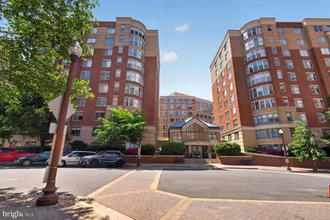 3830 9th St N #308W, Arlington, VA 22203