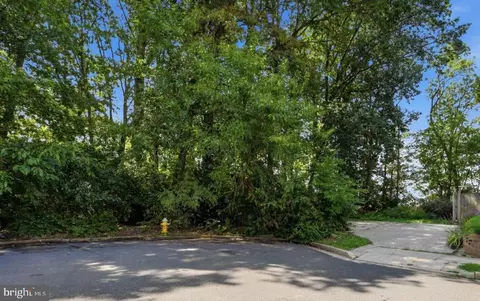 Pollard S, Arlington, VA 22201