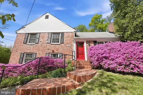 3004 S Hill St, Arlington, VA 22202