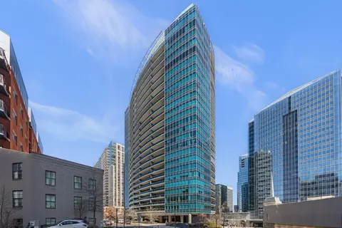 1881 N Nash #612, Arlington, VA 22209