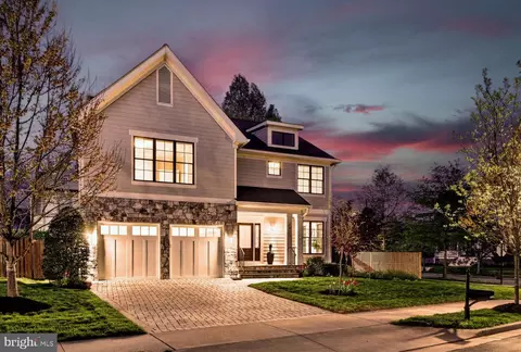 2421 N Buchanan St, Arlington, VA 22207