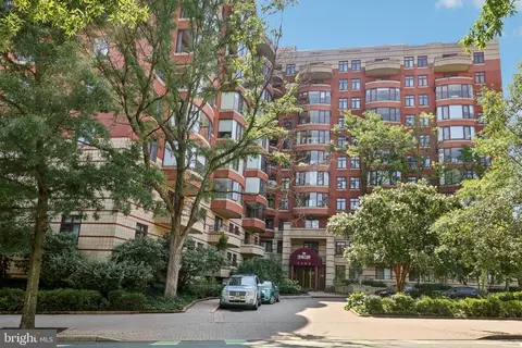 2400 Clarendon Blvd #113, Arlington, VA 22201