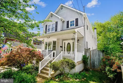 5725 6th St N, Arlington, VA 22205