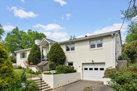 3829 Dittmar Rd, Arlington, VA 22207