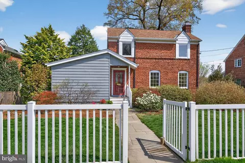 2633 N Florida St, Arlington, VA 22207