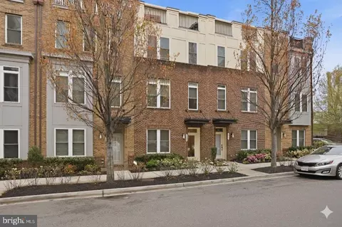 3420 11th St S, Arlington, VA 22204