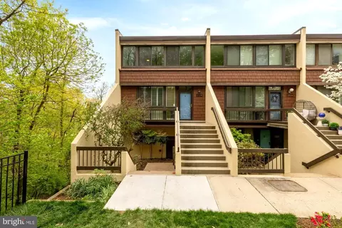 2328 S Quincy St #2, Arlington, VA 22204
