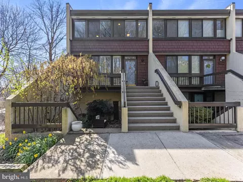 2328 S Quincy St #2, Arlington, VA 22204