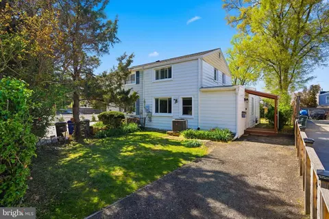 5635 7th Pl S, Arlington, VA 22204