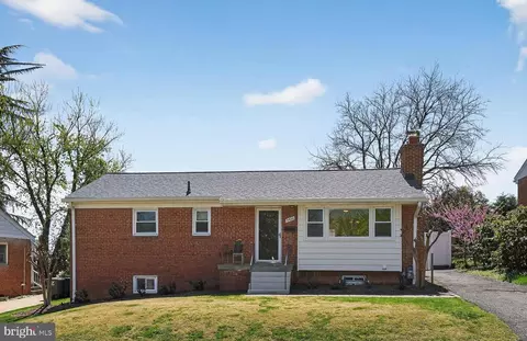 5920 1st St N, Arlington, VA 22203