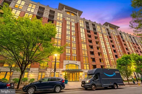 1021 N Garfield St #715, Arlington, VA 22201