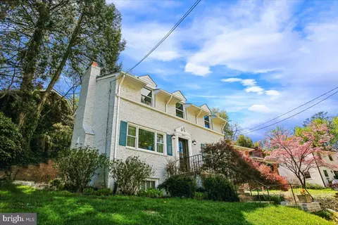 3654 Vacation Ln, Arlington, VA 22207