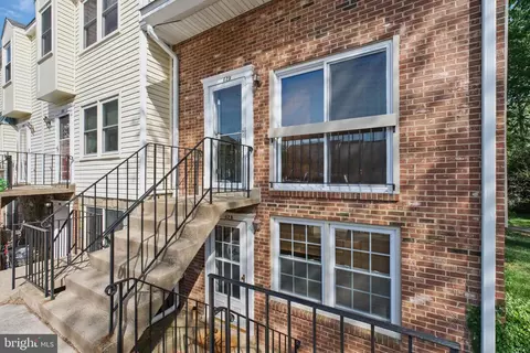 62 N Bedford St #62B, Arlington, VA 22201