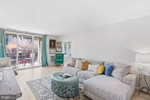 5017 7th Rd S #102, Arlington, VA 22204