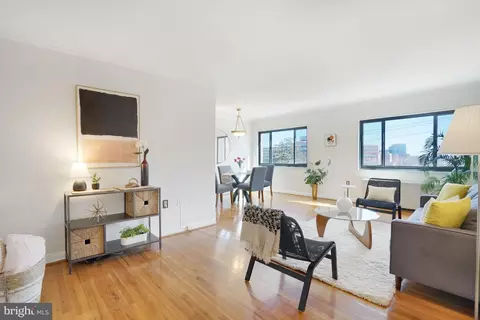 1300 S Arlington Ridge Rd #718, Arlington, VA 22202