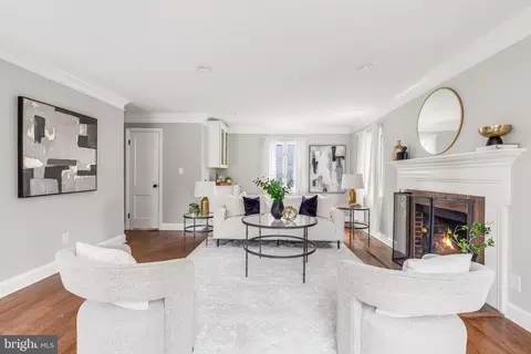 2400 S Arlington Ridge Rd, Arlington, VA 22202