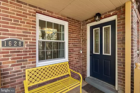1628 N Colonial Ter, Arlington, VA 22209