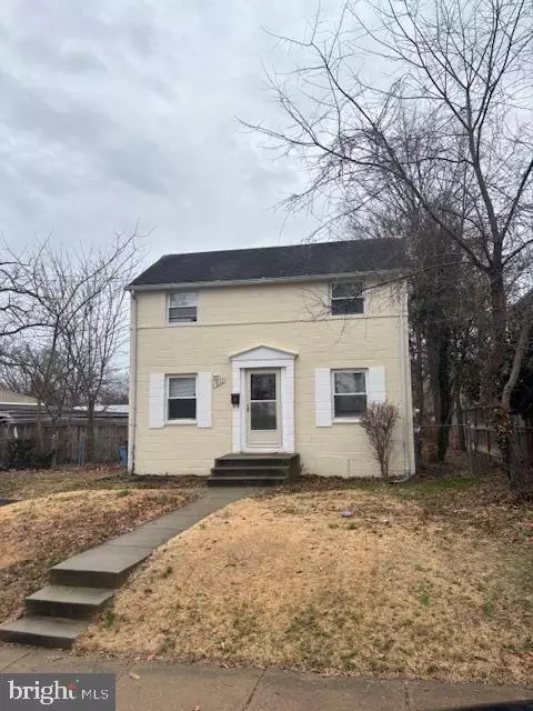 1017 S Edison St S, Arlington, VA 22204