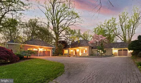 4015 N Randolph St, Arlington, VA 22207