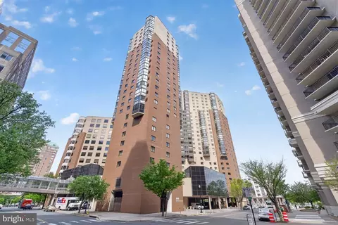 900 N Stafford St #1107, Arlington, VA 22203