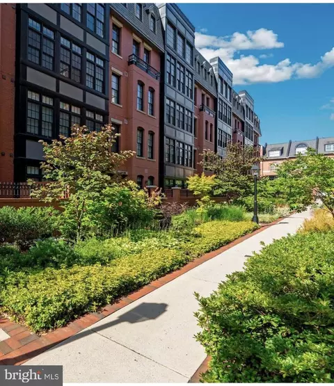1610 N Queen St #241, Arlington, VA 22209