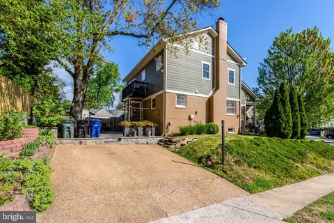 2000 N George Mason Dr, Arlington, VA 22205