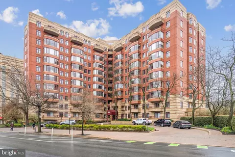 2400 Clarendon Blvd #103, Arlington, VA 22201