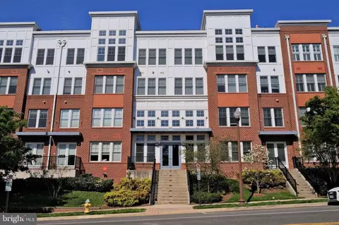 1418 N Rhodes St #B417, Arlington, VA 22209