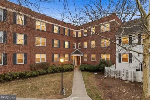2904 13th Rd S #4301, Arlington, VA 22204